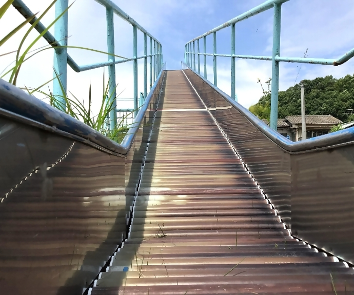 まばゆい滑り台