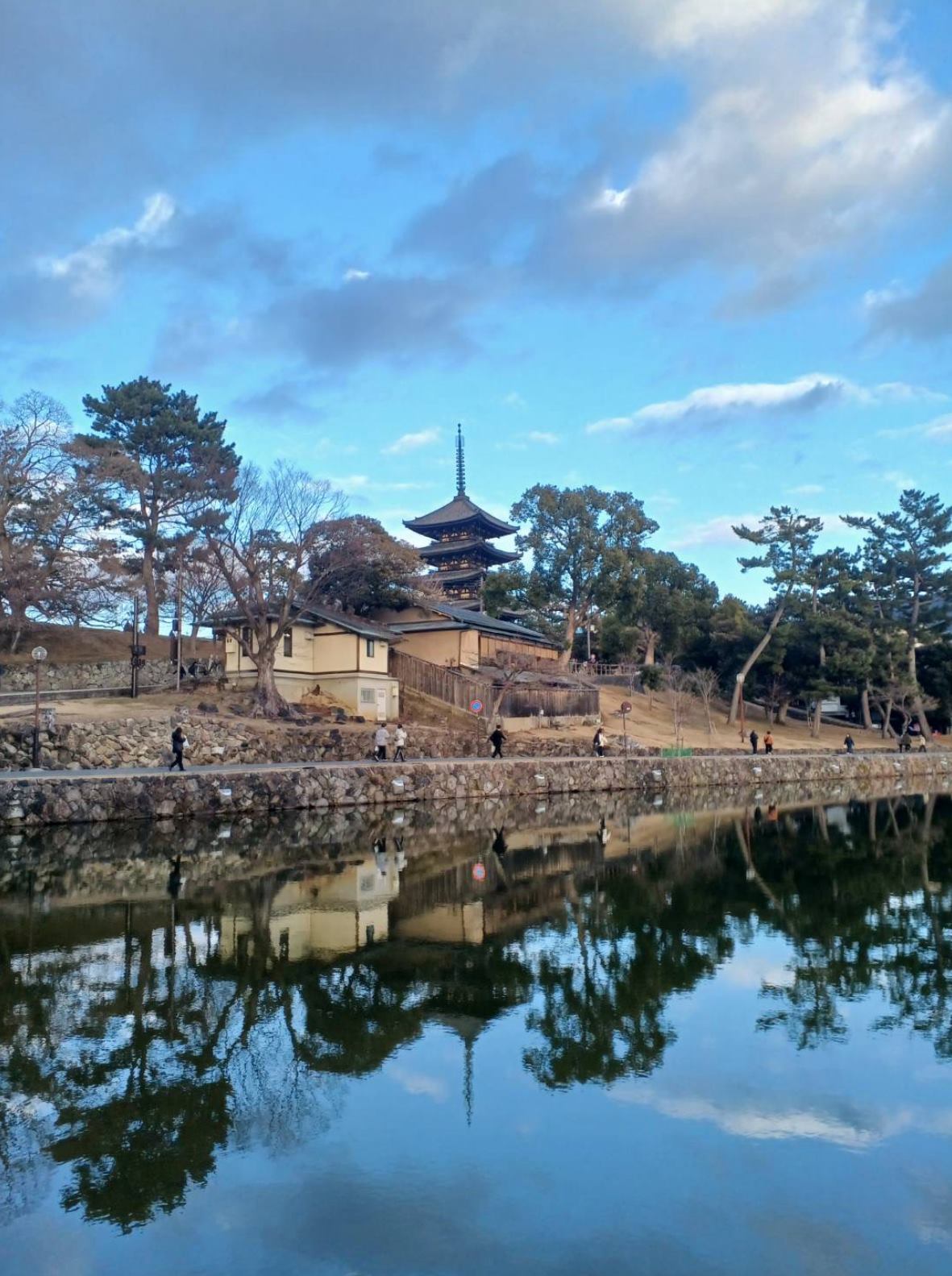 猿沢池